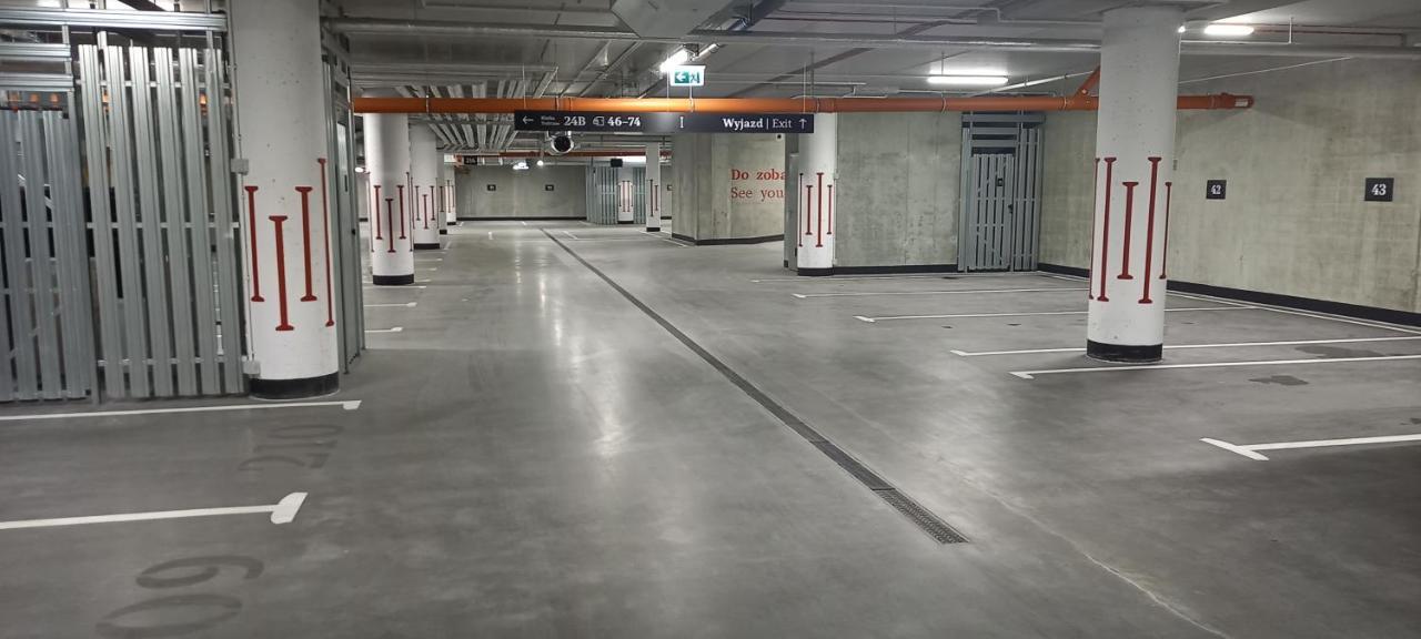 Doki Living & Foodhall Апартаменти Гданськ